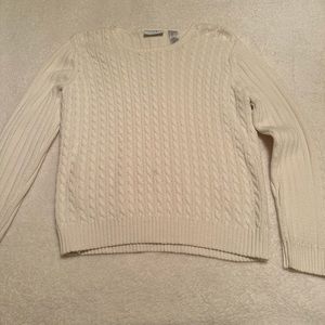 Ladies like new condition Villager cable knit sweater. Off white. Size large